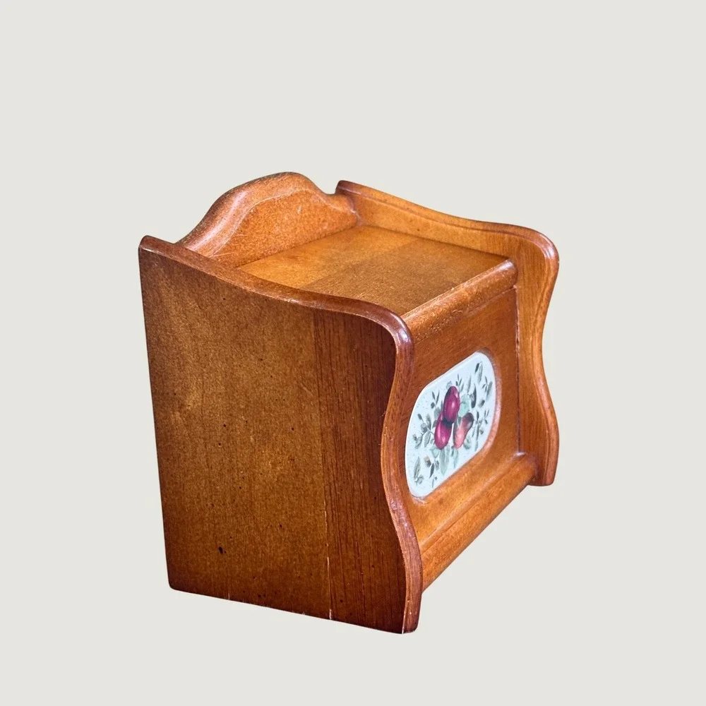 Pomerantz vintage wooden